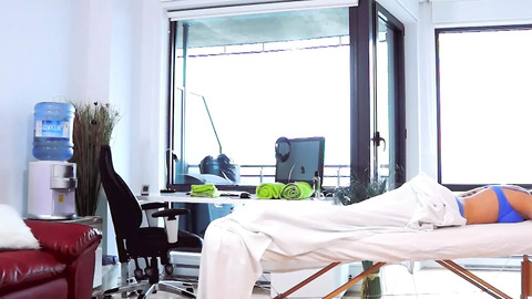 Cunt of Hot Amateur Girl Gets Wet by Masseur