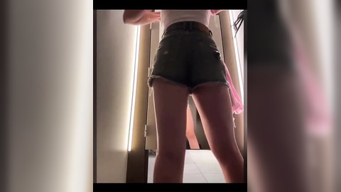 Fingering Tight Pussy in Fitting Room