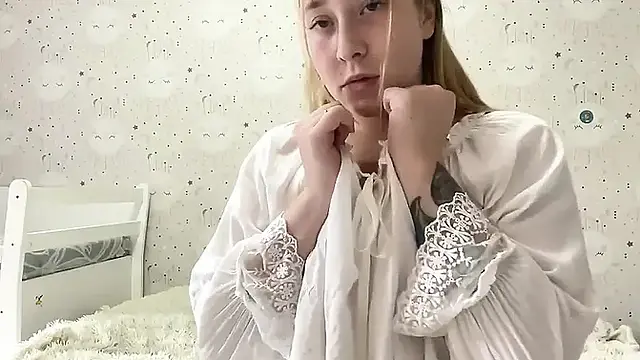 Virgin Squirt on the Mirror for the First Time! 