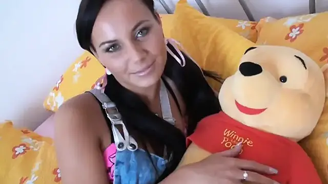 Sexy teen fingers herself and masturbates