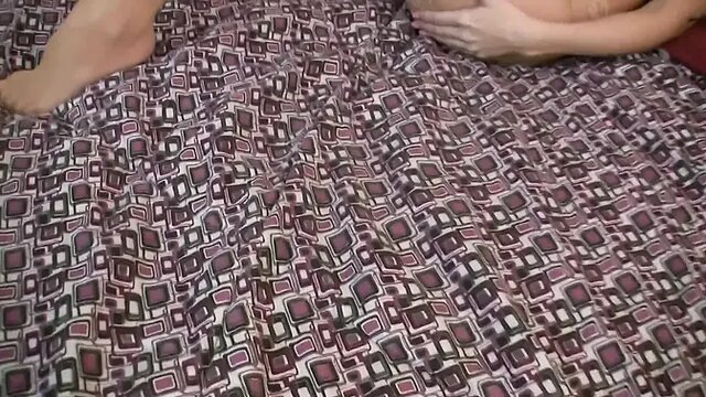 Cute babe pleasure her wet cunt with new toy