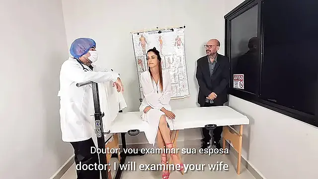 Noivo Leva Sua Noiva Ao Medico Que O Faz Uma Exame Ginecologico!