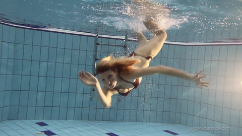Blonde nymphomaniac Nastya strips barepoolside, flaunting her big tits and juicy ass🍑 in the sun