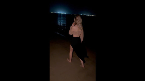 Beachside booty call: Snapchat siren drops hot cheerleader knees-first in rousing sand-swept romp