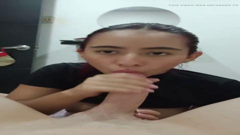Step-bro gets sloppy blowjob, mouthful of jizz on stepsis's face, oh yeah!