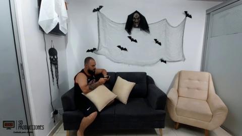 Me pido a mi compañero de casa que me haga el amor y pasamos bien haciendo sexo duro