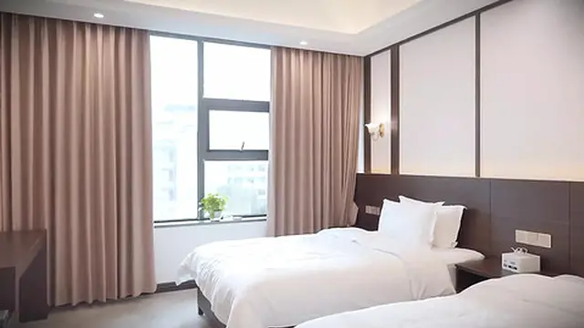 Dirty slumber party &mdash;  group sex &mdash;  hardcore lesbian action galore!